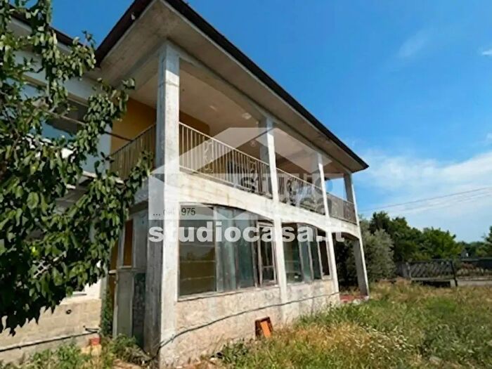 Casa con 5 locali in vendita in delle Rose, Spessa