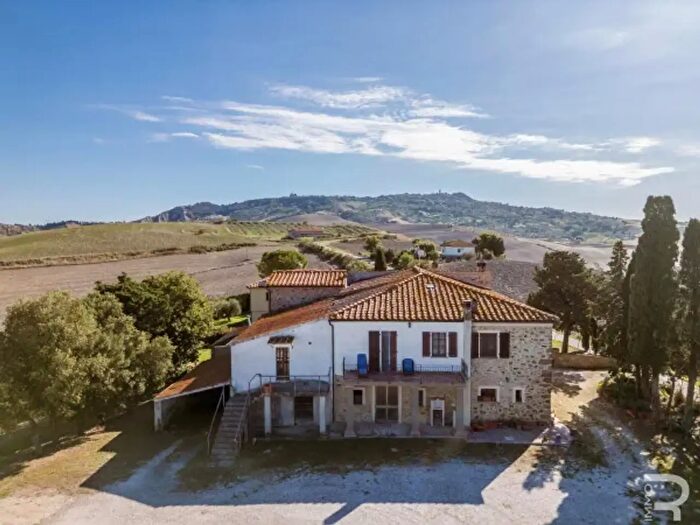 Casa con 6 locali in vendita in Via Pisana, Volterra