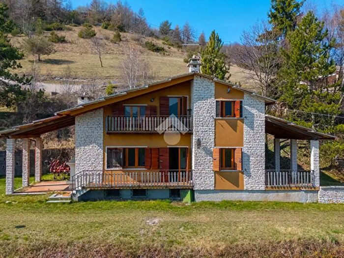 Casa con 9 locali in vendita in Via Monte Loffa, SantAnna DAlfaedo