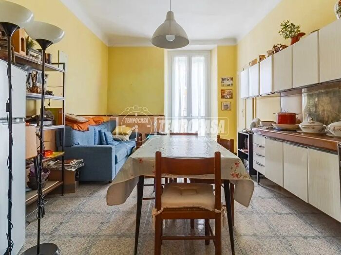 Appartamento quadrilocale in vendita in Via Riva di Trento, Milano