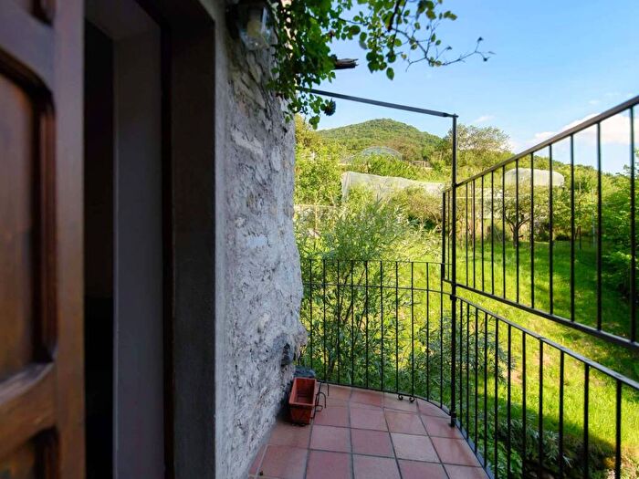 Appartamento bilocale in affitto in Via della Castagna, Centro, Nesso