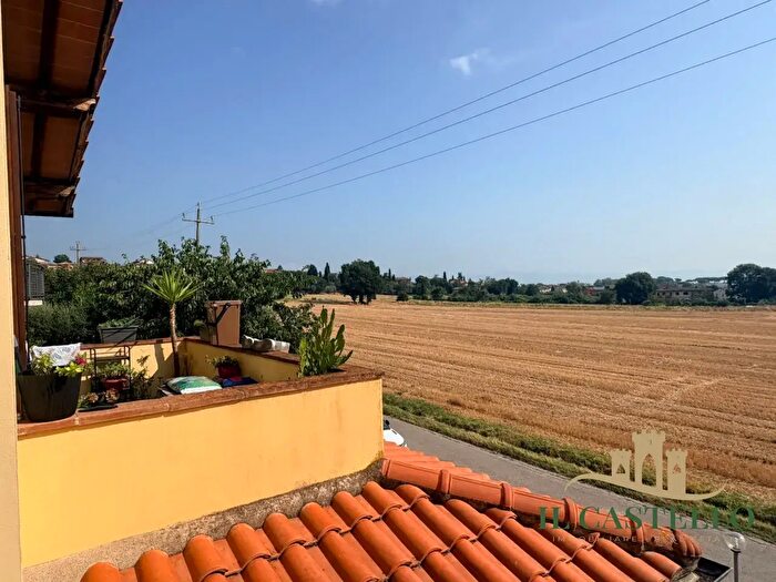 Appartamento trilocale in vendita in Sanfatucchio, Castiglione Del Lago