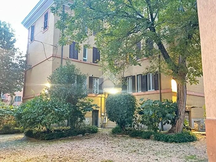 Appartamento bilocale in vendita in Piazza Epiro, Roma