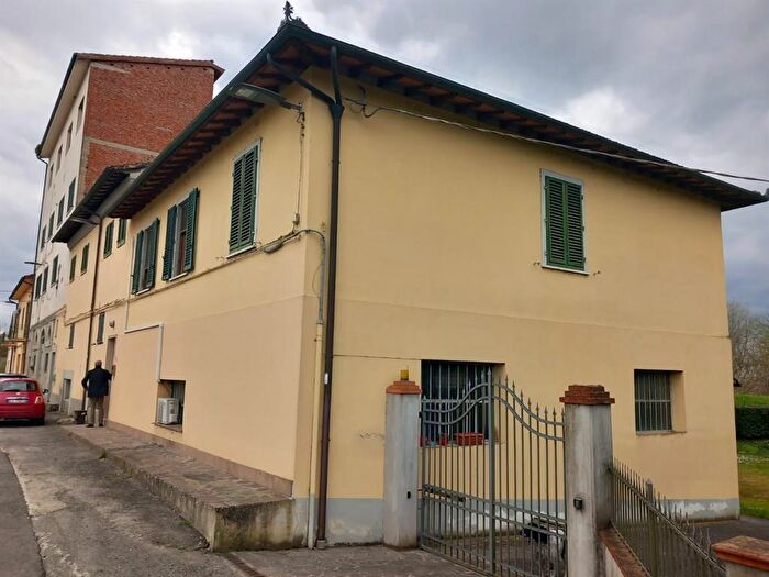 Appartamento con 7 locali in vendita in Castelfiorentino