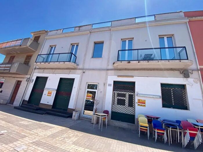 Casa con 8 locali in vendita in Avola