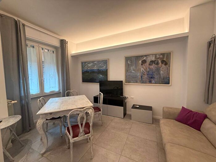 Appartamento trilocale in affitto in Via Camillo Benso di Cavour, Centro, Bogliasco