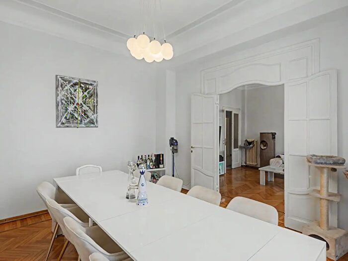 Appartamento trilocale in vendita in Via Magenta, Varese