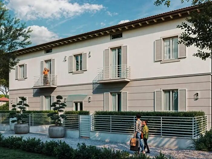 Appartamento con 9 locali in vendita in Forte Dei Marmi