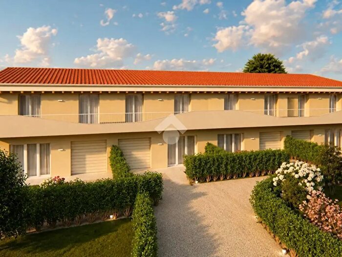 Casa trilocale in vendita in Via Giovanni Dolzani, Piacenza