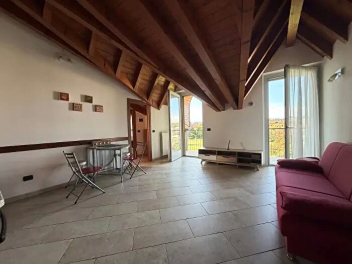 Casa bilocale in affitto in Via Golasecca, Sesto Calende