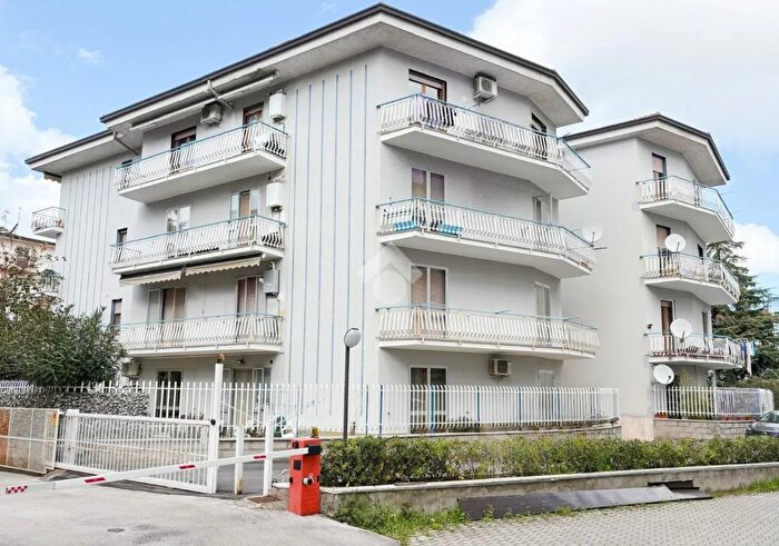 Appartamento trilocale in vendita in Viale Cappuccini, Lanciano