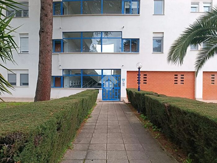 Appartamento con 5 locali in vendita in Via Parigi, Rende