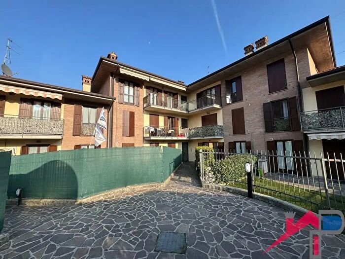 Appartamento trilocale in vendita in Pontida