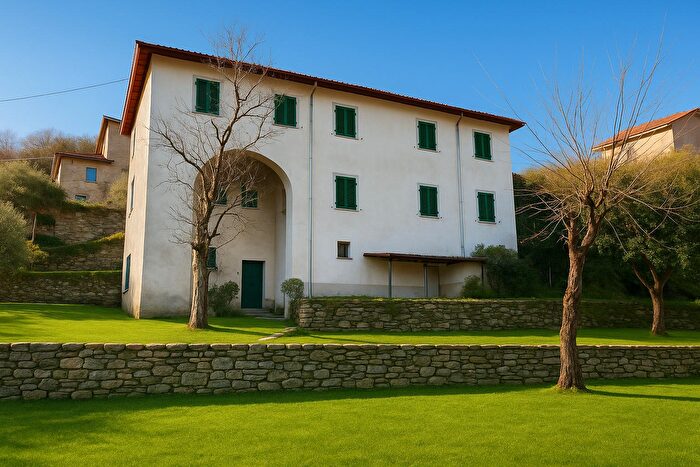 Casa quadrilocale in vendita in Calice Al Cornoviglio