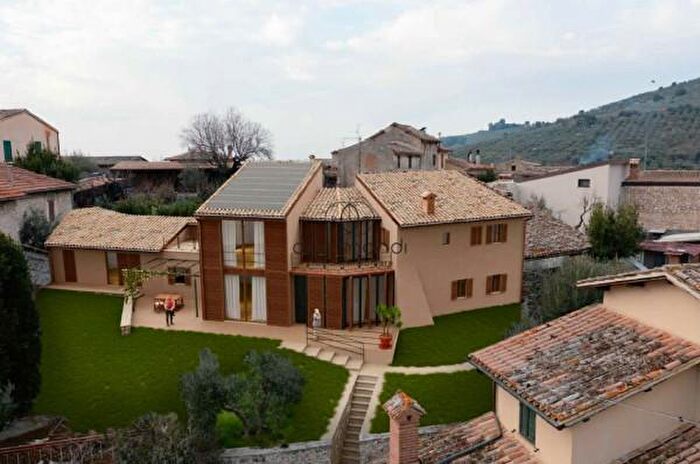 Casa trilocale in vendita in Località CerroEggi, Spoleto
