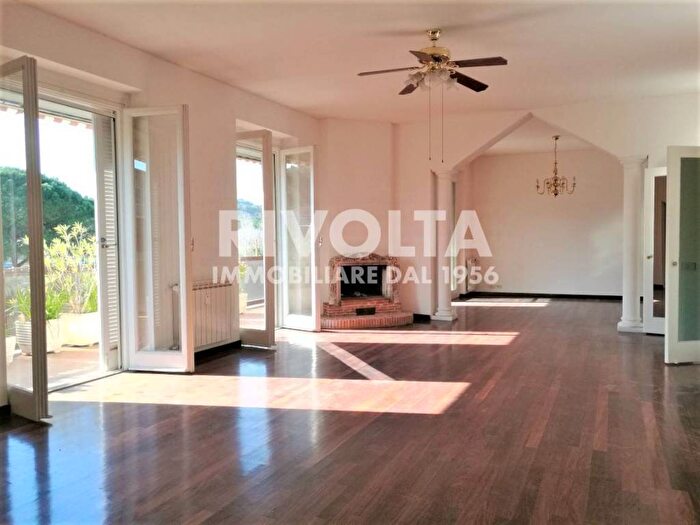 Casa con 6 locali in affitto in Piazza dei Giuochi Delfici, Vigna Clara Vigna Stelluti, Roma