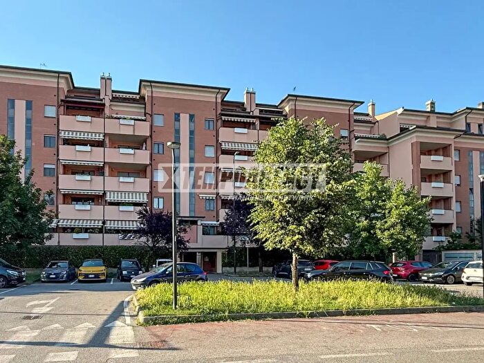 Appartamento quadrilocale in vendita in Via Vigorelli, Cormano