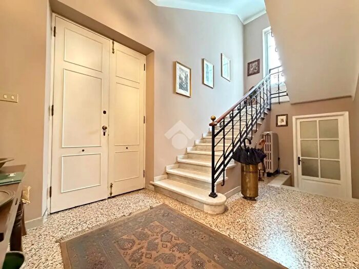Casa con 9 locali in vendita in Via Stefano Canzio, Novi Ligure