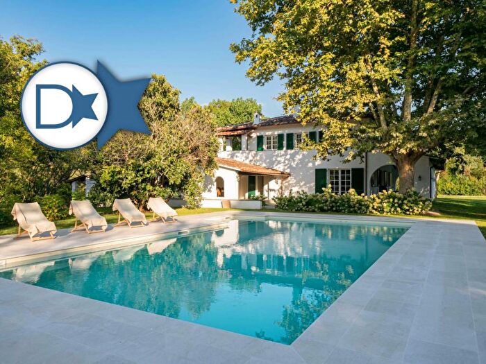 Casa con 6 locali in affitto in Via SantElme, Caranna, Forte dei Marmi