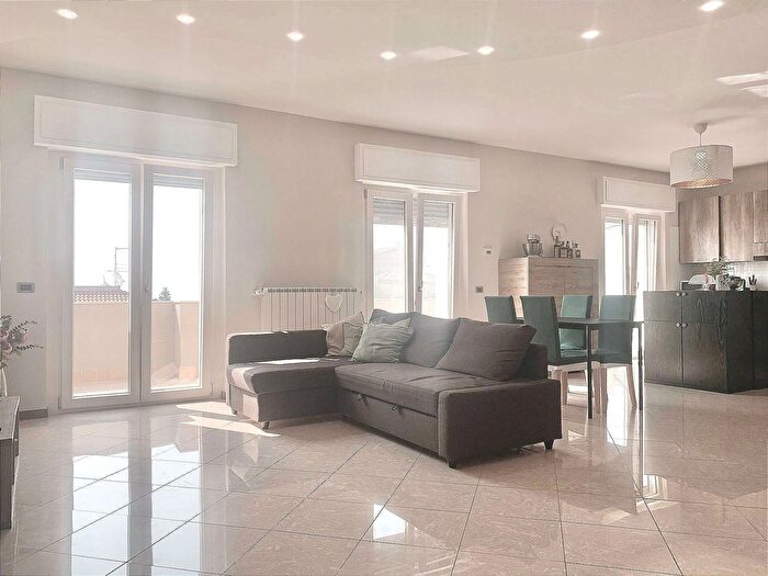 Appartamento con 7 locali in vendita in Guglionesi