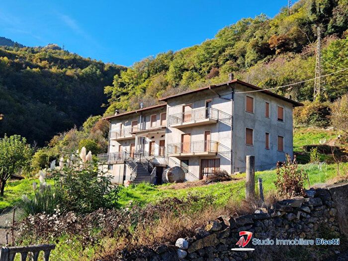 Casa con 16 locali in vendita in Via Forno Fusorio, Capo Di Ponte