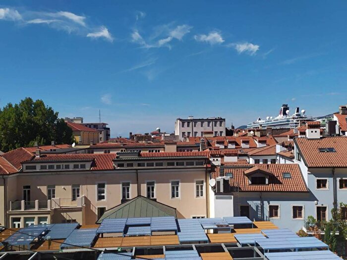 Appartamento quadrilocale in affitto in Città Vecchia, Trieste