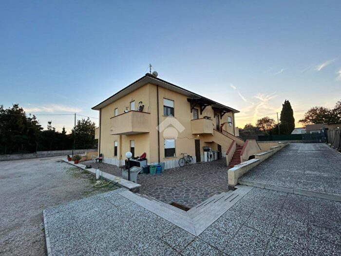 Appartamento trilocale in vendita in Via Giovanni Giolitti, Aprilia