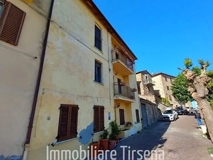 Appartamento con 6 locali in vendita in Allerona