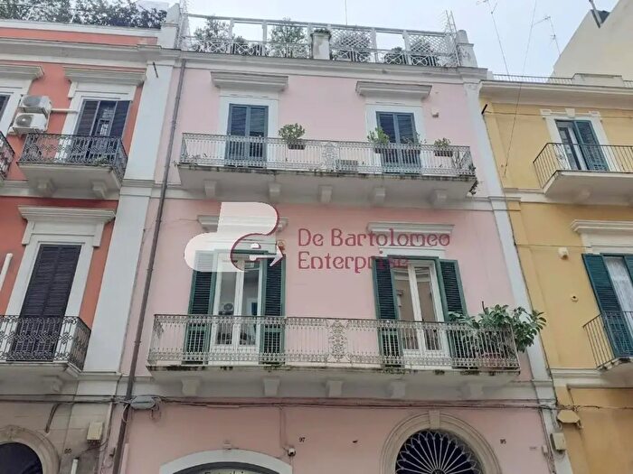 Appartamento quadrilocale in affitto in Via Sagarriga Visconti, Bari