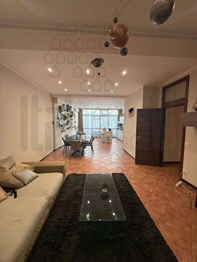 Appartamento quadrilocale in vendita in Via Catara Lettieri, Messina