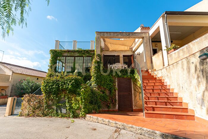 Casa trilocale in vendita in Baia Arcile, Augusta