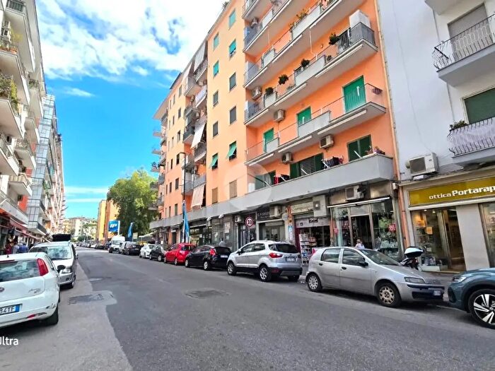 Appartamento bilocale in vendita in Traversa Cavalleggeri dAosta, Napoli