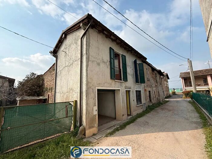 Case in Vendita e in Affitto - 2