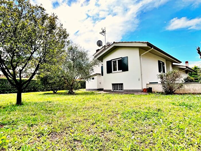 Casa quadrilocale in vendita in Via Guido dArezzo, Cerveteri