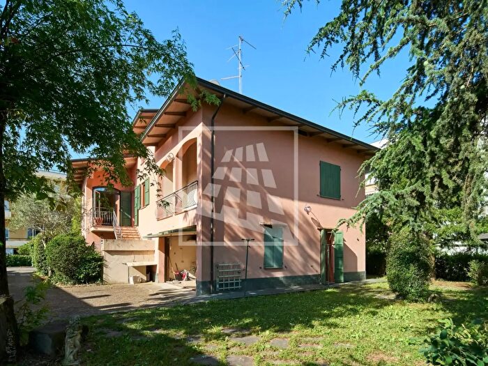 Casa con 5 locali in vendita in Via Arturo Toscanini, Castelnovo Di Sotto