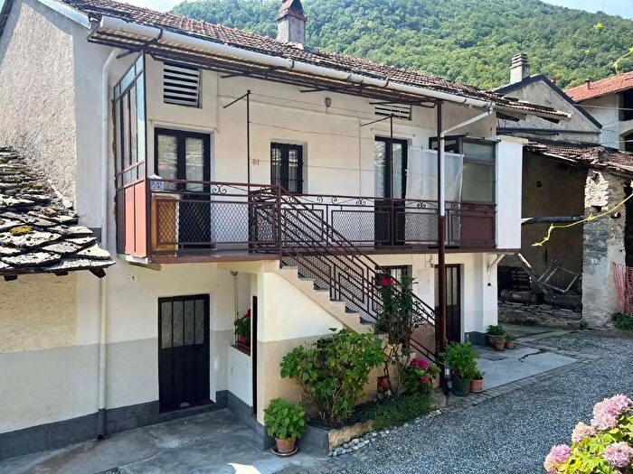 Appartamento quadrilocale in vendita in Via Limbo Villar Focchiardo, Villar Focchiardo