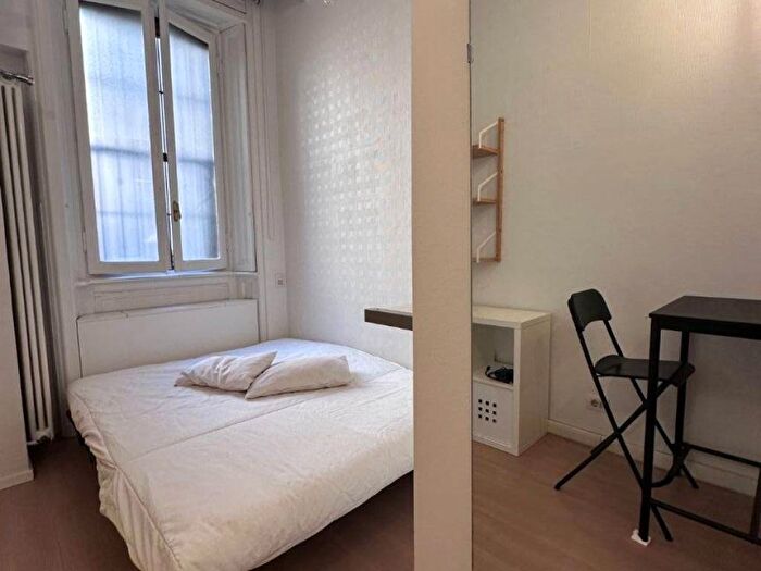 Appartamento monolocale in affitto in Via Vespri Siciliani, Giambellino, Milano
