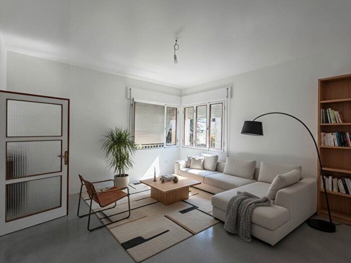 Casa con 6 locali in affitto in Via Cesare Battisti, Centro, Bassano del Grappa
