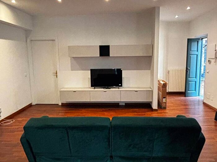 Appartamento bilocale in affitto in Alzaia Naviglio Grande, Navigli Darsena, Milano