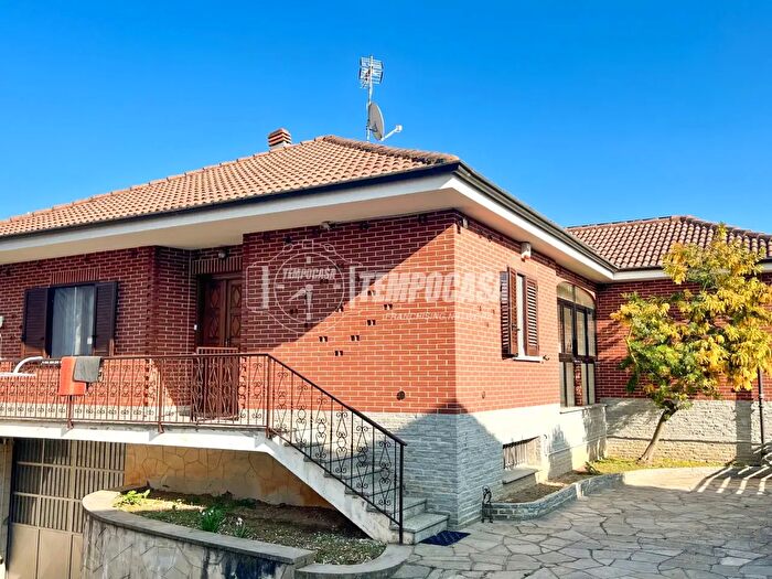 Casa con 7 locali in vendita in Via Vittorio Alfieri, Bruino