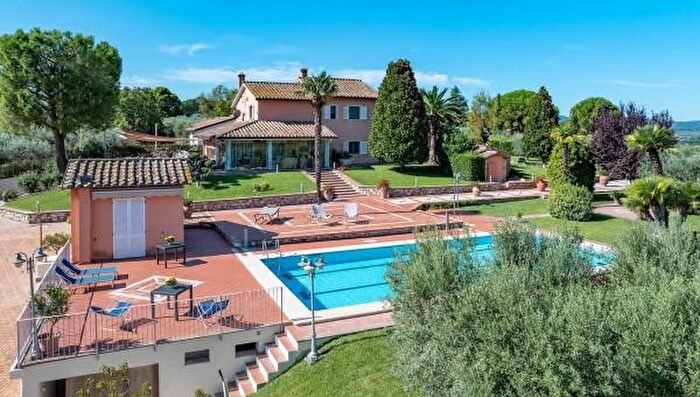 Casa con 6 locali in vendita in Strada di Colleluna, Terni