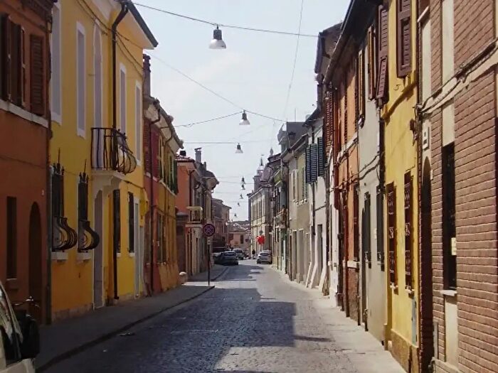 Appartamento con 6 locali in vendita in Corso Garibaldi, Comacchio