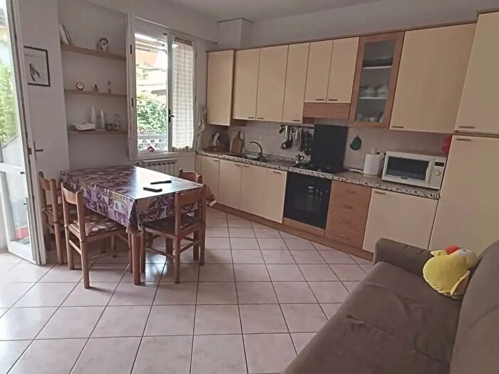 Appartamento trilocale in affitto in Massa