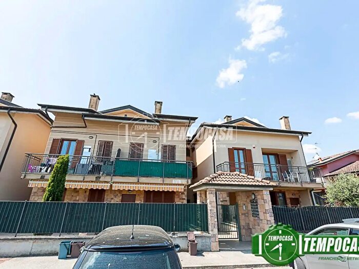 Appartamento trilocale in vendita in Via Baldrighi VincenzoGiovanni, Massalengo