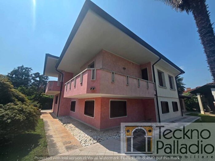 Casa con 6 locali in affitto in Centro, Gazzo