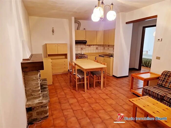 Appartamento trilocale in vendita in Via Camillo Golgi, Corteno Golgi