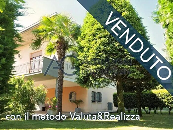 Casa con 6 locali in vendita in Via dei Fiori, Bergamo