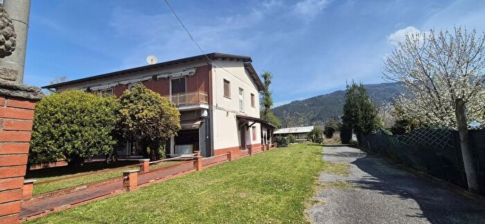 Appartamento trilocale in vendita in Massa