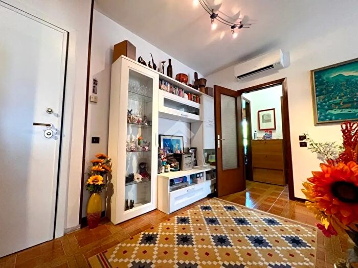 Appartamento trilocale in vendita in Via Emilio Salgari, Padova