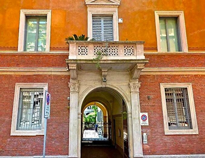 Appartamento trilocale in affitto in Piazza SantAmbrogio, SantAmbrogio, Milano